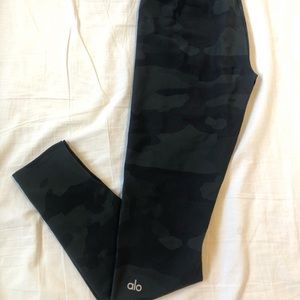 Alo green leggings in great condition!